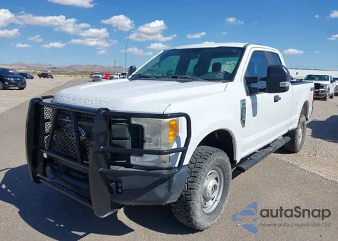 2017 Ford F-250 Xl z USA, uszkodzony, nr VIN 1FT7X2B67HEF18242